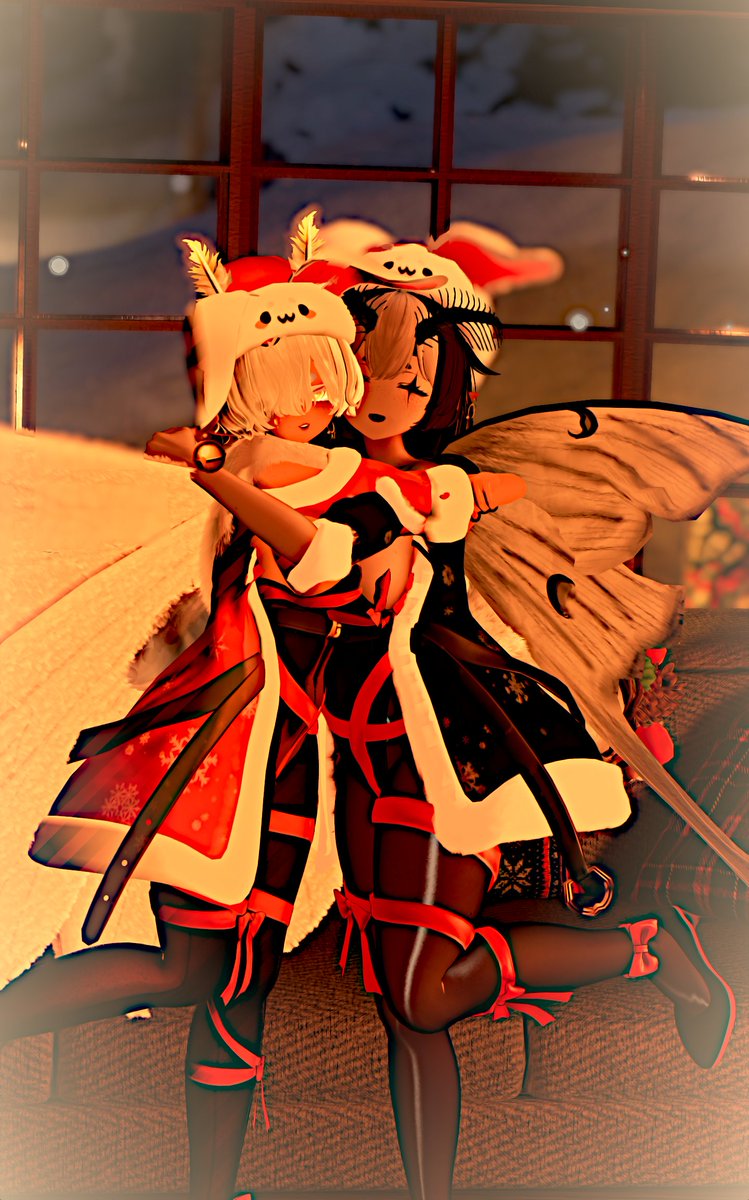 ZenkoMoth's tweet image. Happy holidays from your favorite moths~
