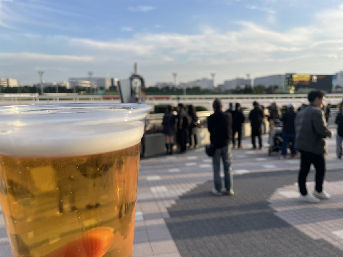 nn76tag's tweet photo. 最近のお昼からビールシリーズ❣️ドイツ村と東京競馬場のビール写真がなかった😱 https://t.co/yFKdK2oLpG