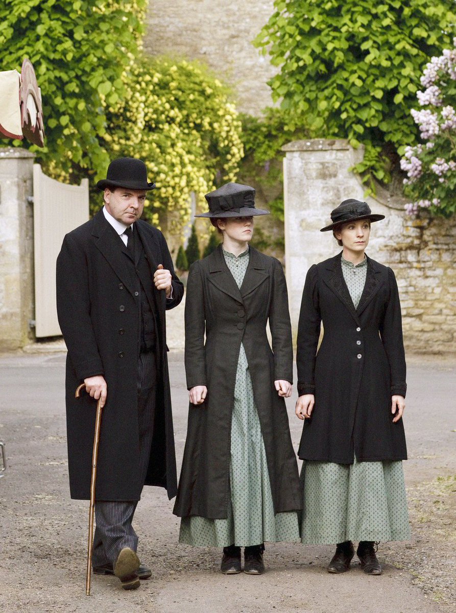 Rose Leslie Source tweet media