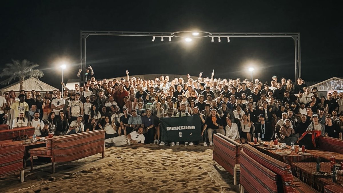 Elena Abracadabra tweet media