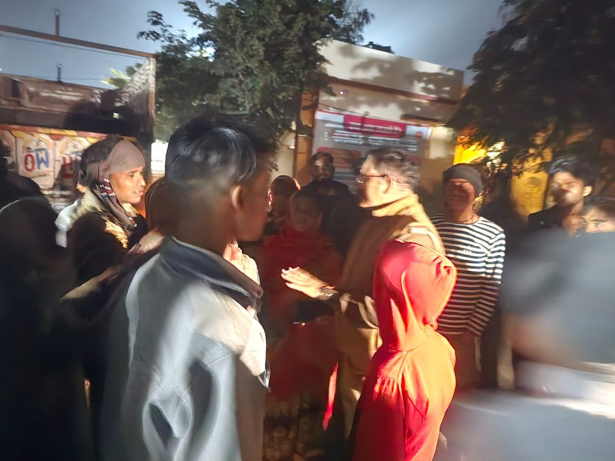 bstvlive's tweet photo. औरैया: ऑटो ओर कार की आमने सामने भिंड़त

➡हादसे में मौके पर ऑटो चालक की मौत
➡पुलिस ने शव को पोस्टमार्टम को भेजा
➡अछल्दा थाना क्षेत्र की सर्विस रोड का मामला

 #Auraiya #RoadAccident #AutoCrash @auraiyapolice https://t.co/v7dyfh6WNn