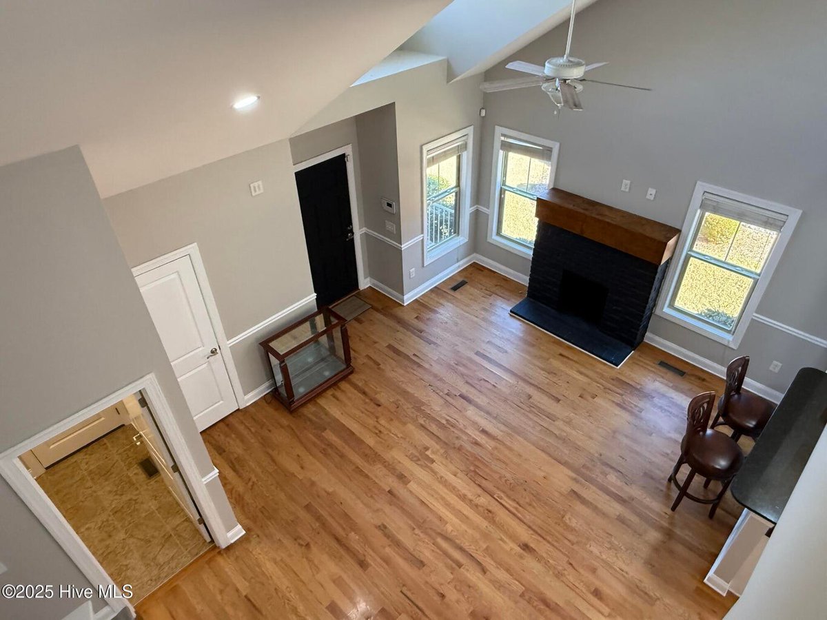 GreenHemUSA's tweet image. ✨ Amazing Townhome Living in a Central Southern Pines Location! ✨
Welcome to 114 Cypress Creek Circle — a beautifully updated, move-in-ready townhome in a prime Sandhills location.
👉 GreenhemUSA.com/Real-Estate

#SouthernPinesNC #RealEstate #HomeSweetHome #JustListed