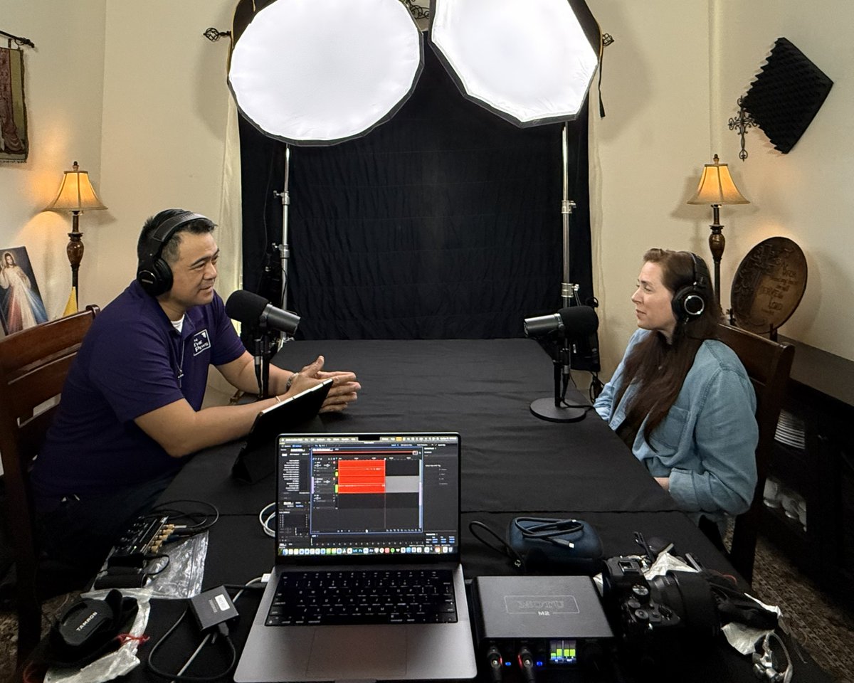 InThePews's tweet photo. Behind-the-scenes shot from our upcoming interview, with professional Worship Leader and future Spiritual Director @DaniNoonan. Subscribe for podcast alerts at https://t.co/X1mAsr7RR7 https://t.co/N9E3JokS8U
