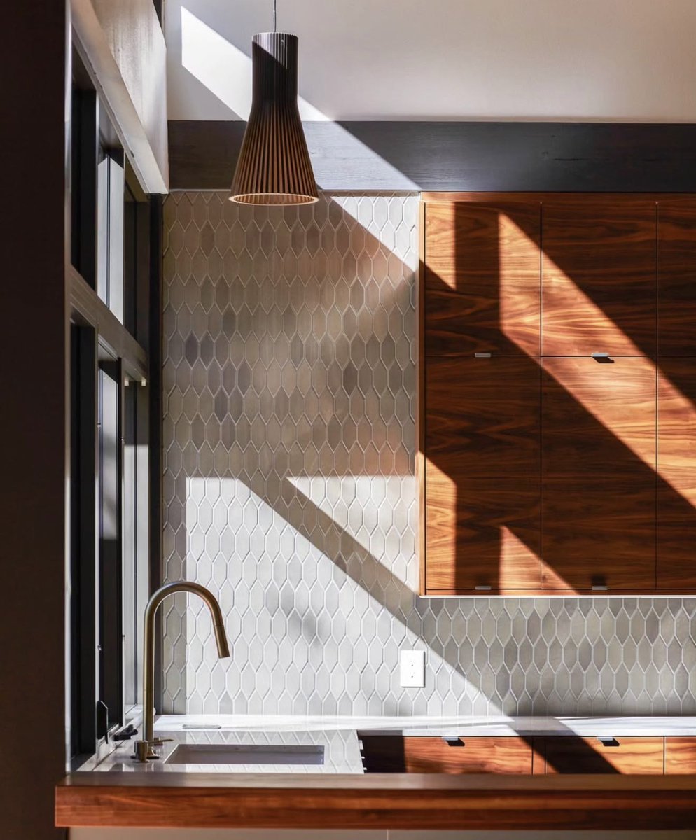 Daybreak over <a href="/semihandmade/">Semihandmade</a> Walnut fronts on IKEA cabinets

Design: Ghost Architects
Photo: Roy Aguilar