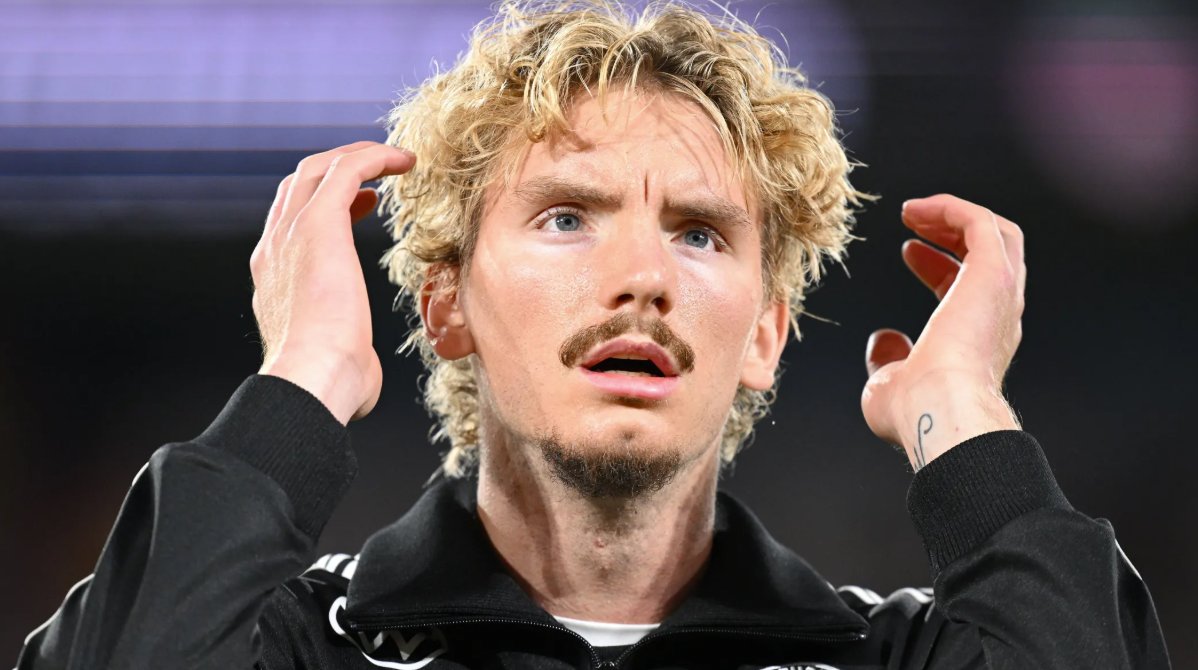 samdwhyte's tweet image. Well done #Sunderland.
Nice early Xmas present courtesy of 
Jolly Unsaint Nick...
#Newcastle