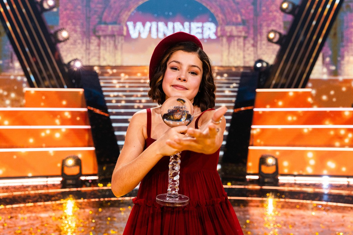 lp_ecrans's tweet image. Pourquoi la France gagne-t-elle si souvent l'Eurovision Junior (mais jamais le concours adulte) ?

➡️ l.leparisien.fr/UjDq