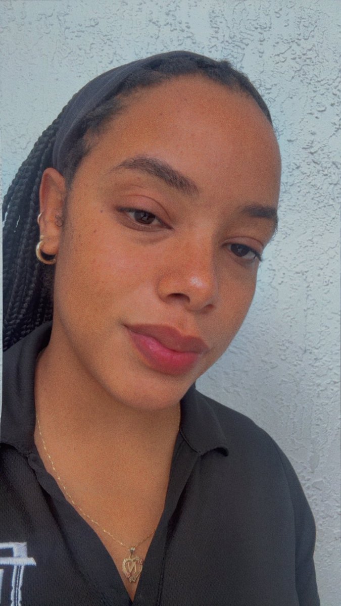 BabeNell18's tweet photo. Bless Sunday Y’all ✨ https://t.co/i5POeAmIu5