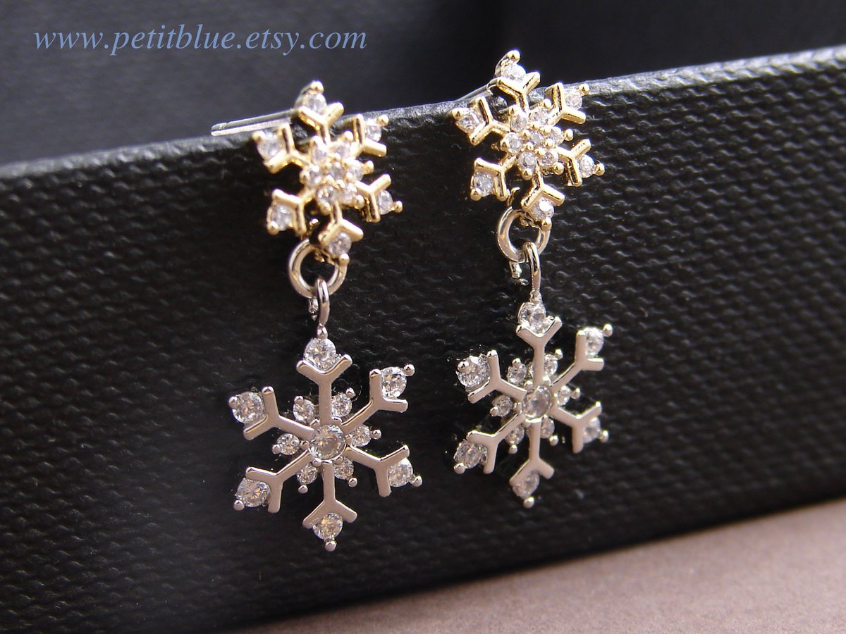 JewelryByMikako's tweet image. Snowflake Earrings ~ Gold and Silver Snowflake Earrings ~ Holiday Gift ~ Gift for Her tuppu.net/afa8bcc8  #SilverSnowflake