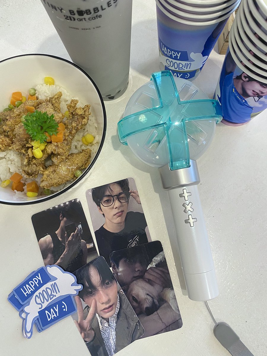 TXT_CDO's tweet photo. 𝗧𝗛𝗔𝗡𝗞 𝗬𝗢𝗨! 𓂃 ࣪˖ ִֶָ🐇་༘࿐

It was wonderful celebrating Soobin’s birthday with all of you! Your presence and love made the celebration feel complete.

This event was made possible with @byeolproduction; graphics by @drelaide; hosted at tiny bubbles cafe.

#SOOBIN #수빈 https://t.co/tCgGBhRBf7