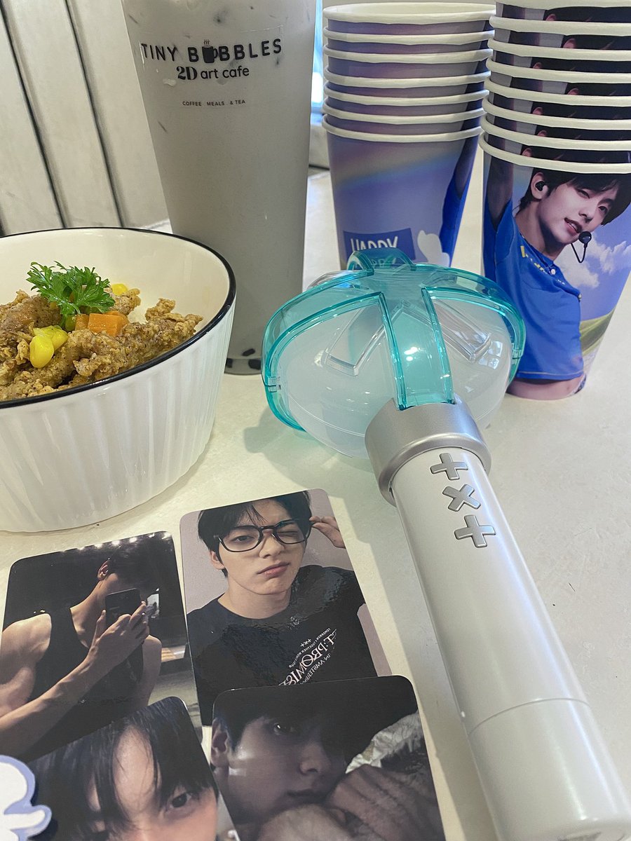TXT_CDO's tweet photo. 𝗧𝗛𝗔𝗡𝗞 𝗬𝗢𝗨! 𓂃 ࣪˖ ִֶָ🐇་༘࿐

It was wonderful celebrating Soobin’s birthday with all of you! Your presence and love made the celebration feel complete.

This event was made possible with @byeolproduction; graphics by @drelaide; hosted at tiny bubbles cafe.

#SOOBIN #수빈 https://t.co/tCgGBhRBf7