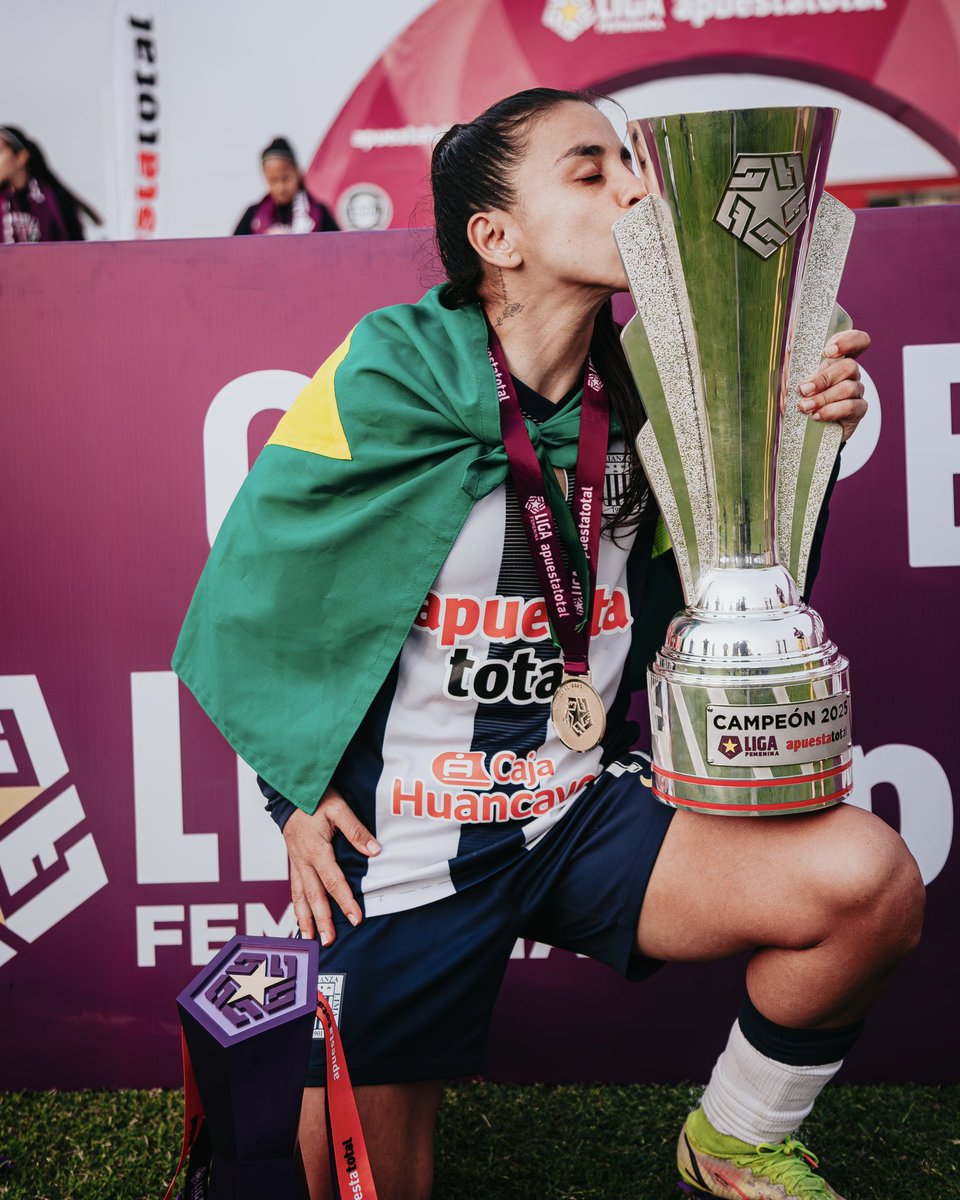 AlianzaLimaFF's tweet image. Perdonen, pero yo soy 𝐁𝐈𝐂𝐀𝐌𝐏𝐄𝐎𝐍𝐀 😙🏆🏆💙