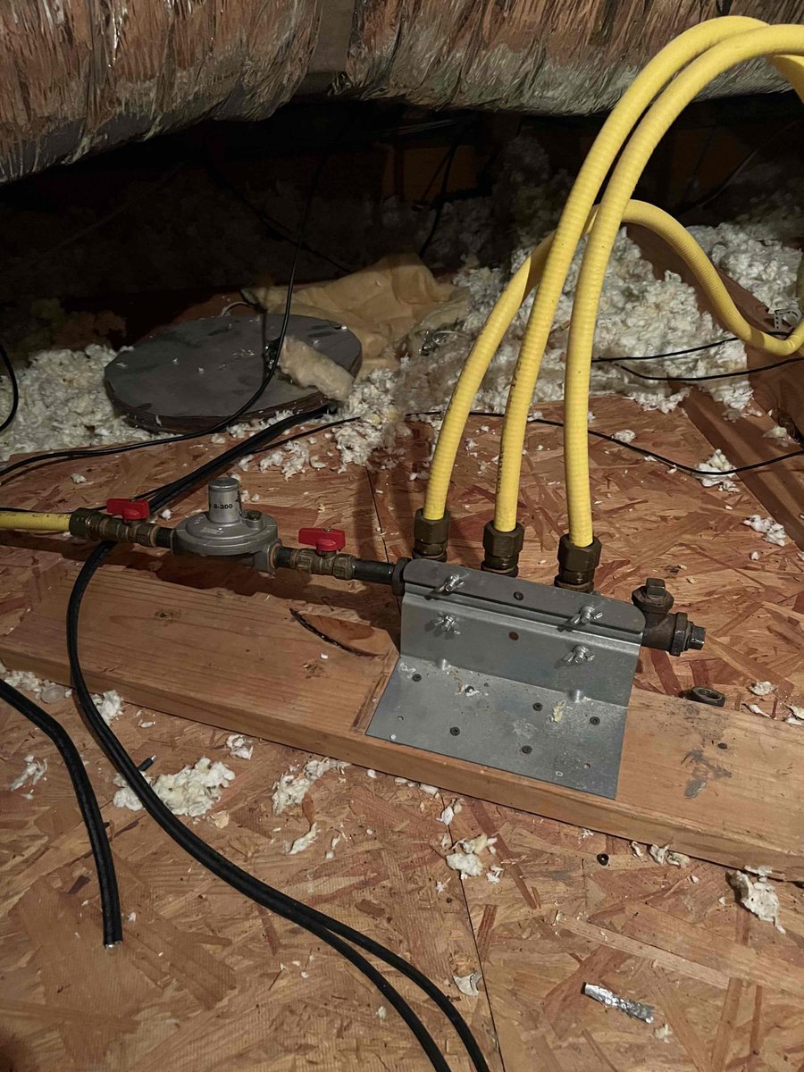 Aubrey_Plumbing's tweet image. Inspection passed ✔️ Technician removed the system from test and restored gas service. Everything is operating safely and as it should! 🔧🔥
#AubreyPlumbing #DFWPlumber #GasLineRepair #HomeSafety