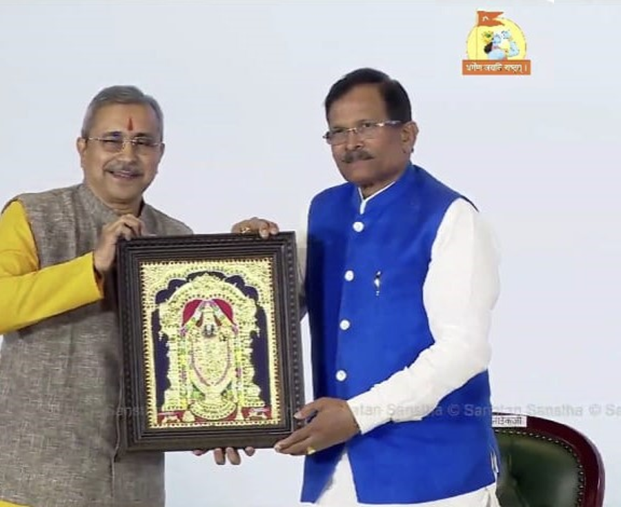 SanatanPrabhat's tweet photo. 📿 "In the last 25 years, Sanatan Sanstha has spread awareness about dharma and culture, which is extremely commendable. 📚✨ - Shripad Y. Naik
Union Minister of State for Power and New & Renewable Energy, Govt. of India (@shripadynaik) 

🚩🇮🇳Fulfilling the dream of Shivaji Maharaj by shaping a strong and capable Bharat is our collective resolve. ⚔️👑– 🔋⚡🇮🇳

#Rise_For_SanatanRashtra #Shankhnad_Mahotsav_Delhi #SRSmahotsav #Delhi2025 #BharatMandapam.