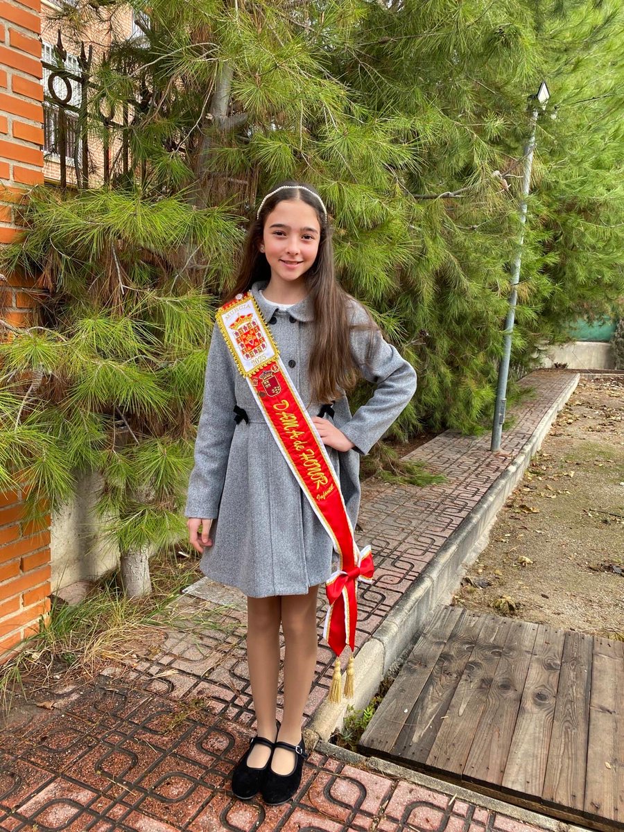 eltablacho's tweet image. Nuestra reina infantil, Sofía, asistió junto al resto de sus compañeras de la corte de honor a la inauguración del Belén de la Peña huertana La Breva. Tenéis que visitarlo!