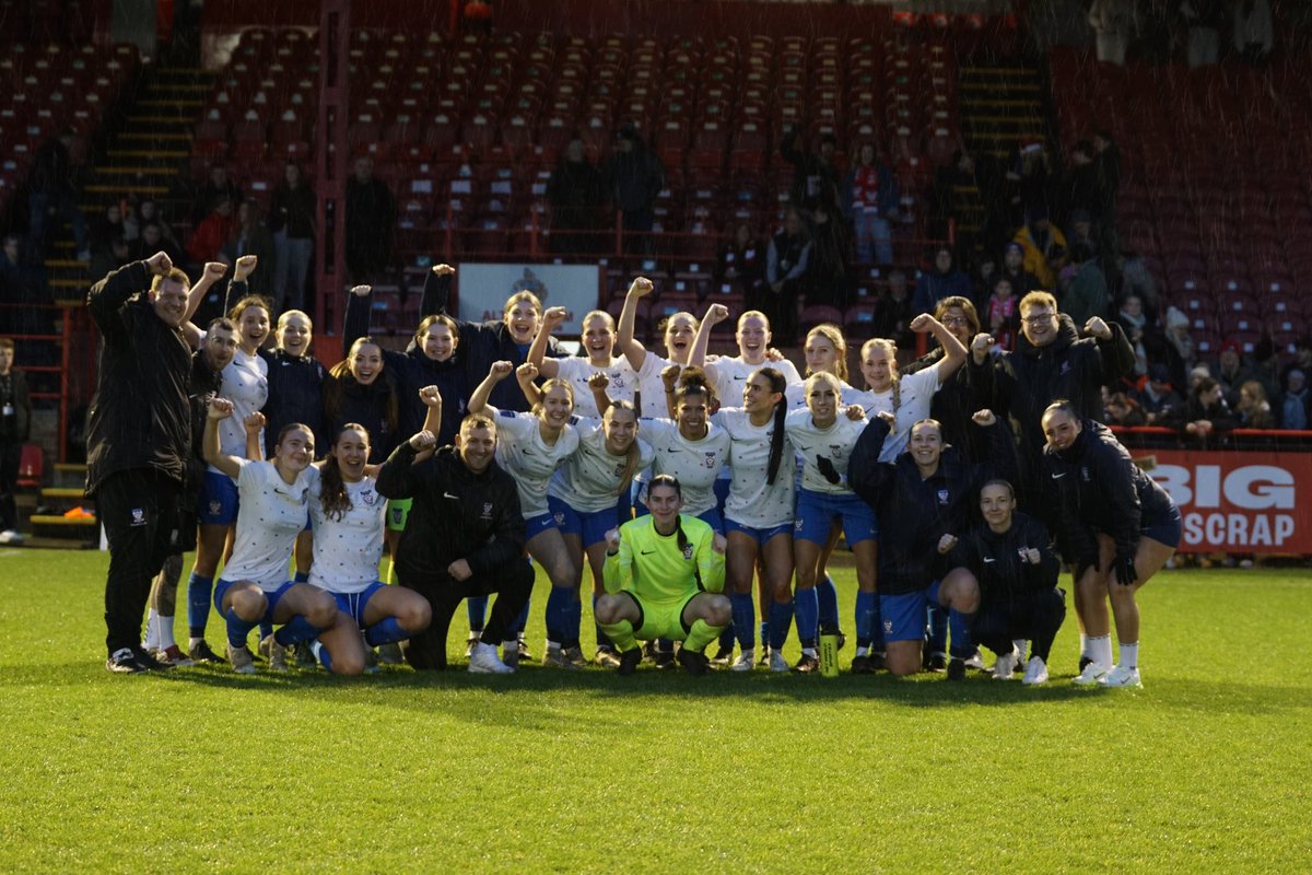 YorkCityLFC's tweet image. Fourth round bound! History makers (again!)  🌟 @AdobeWFACup 

#YCLFC | #AdobeWomensFACUP