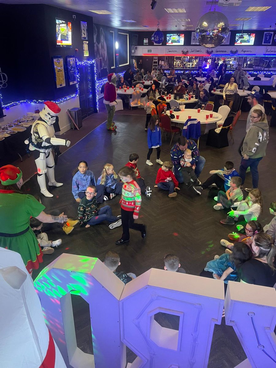 BluesCollective's tweet image. Great work done by all at fan groups  Junior Blues Xmas Party 
Central Blues @RoutleyAnt8553 @DiggitysBar @bluestrust Zulus, Blues4All,NorthsideBlues,
BcfctheProject,BlackCountryBlues

Putting smiles on faces at Xmas is what it's all about #KRO #Z #BCFC

On to the Next 1 💙🤍