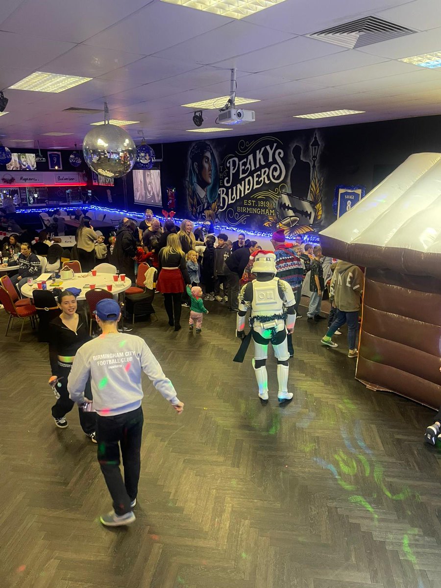 BluesCollective's tweet image. Great work done by all at fan groups  Junior Blues Xmas Party 
Central Blues @RoutleyAnt8553 @DiggitysBar @bluestrust Zulus, Blues4All,NorthsideBlues,
BcfctheProject,BlackCountryBlues

Putting smiles on faces at Xmas is what it's all about #KRO #Z #BCFC

On to the Next 1 💙🤍