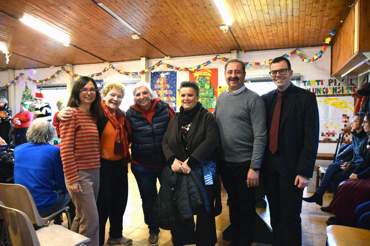 comunevenezia's tweet photo. 🎅🏻 Al Villaggio Laguna di #Campalto è andato in scena “Incontriamoci per Natale insieme”!

🔸 L'evento, giunto alla sua 45^ edizione, è organizzato dall'associazione Agape in collaborazione con la Municipalità di Favaro Veneto.

💬 Presente l’assessore alla Promozione del territorio Paola Mar: “Particolare riconoscimento va al costante impegno di Agape nel periodo natalizio, volto a promuovere momenti di incontro e di serenità per le persone che frequentano i centri diurni, anche attraverso proficue collaborazioni con altre realtà associative, come con ANFAS, il Gruppo ‘Il Venerdì’ e il ‘Piccolo Principe’”.

Leggi la notizia 👉🏻 https://t.co/gY0zRghwwV