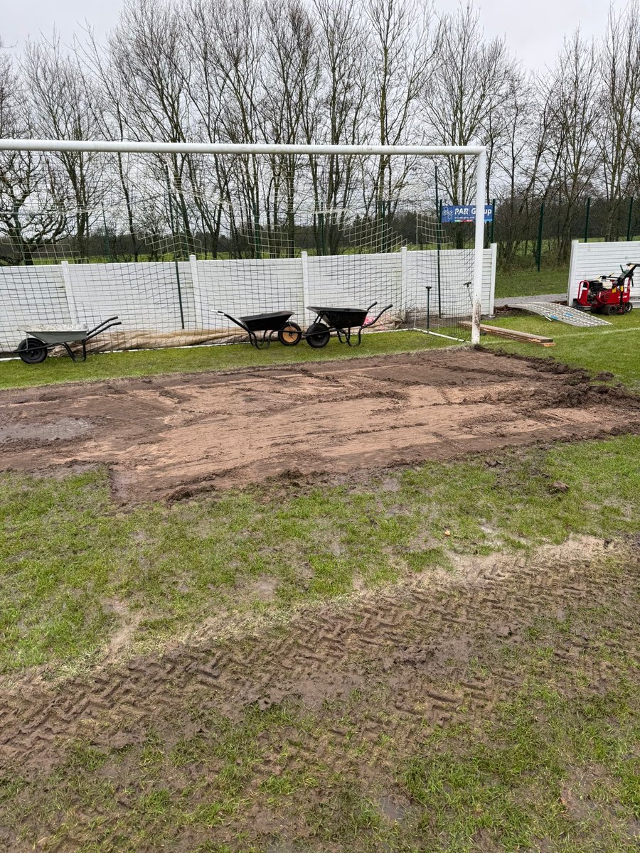 ✨| A massive thanks to KPM Groundworks, Pleasant View GM &amp; Ryan Donnellan for turning up on a Sunday to sort our goalmouths out. 

Really appreciate both companies helping the club out as a favour, and we couldn’t do it without them! 🙌🏼

#GreenArmy