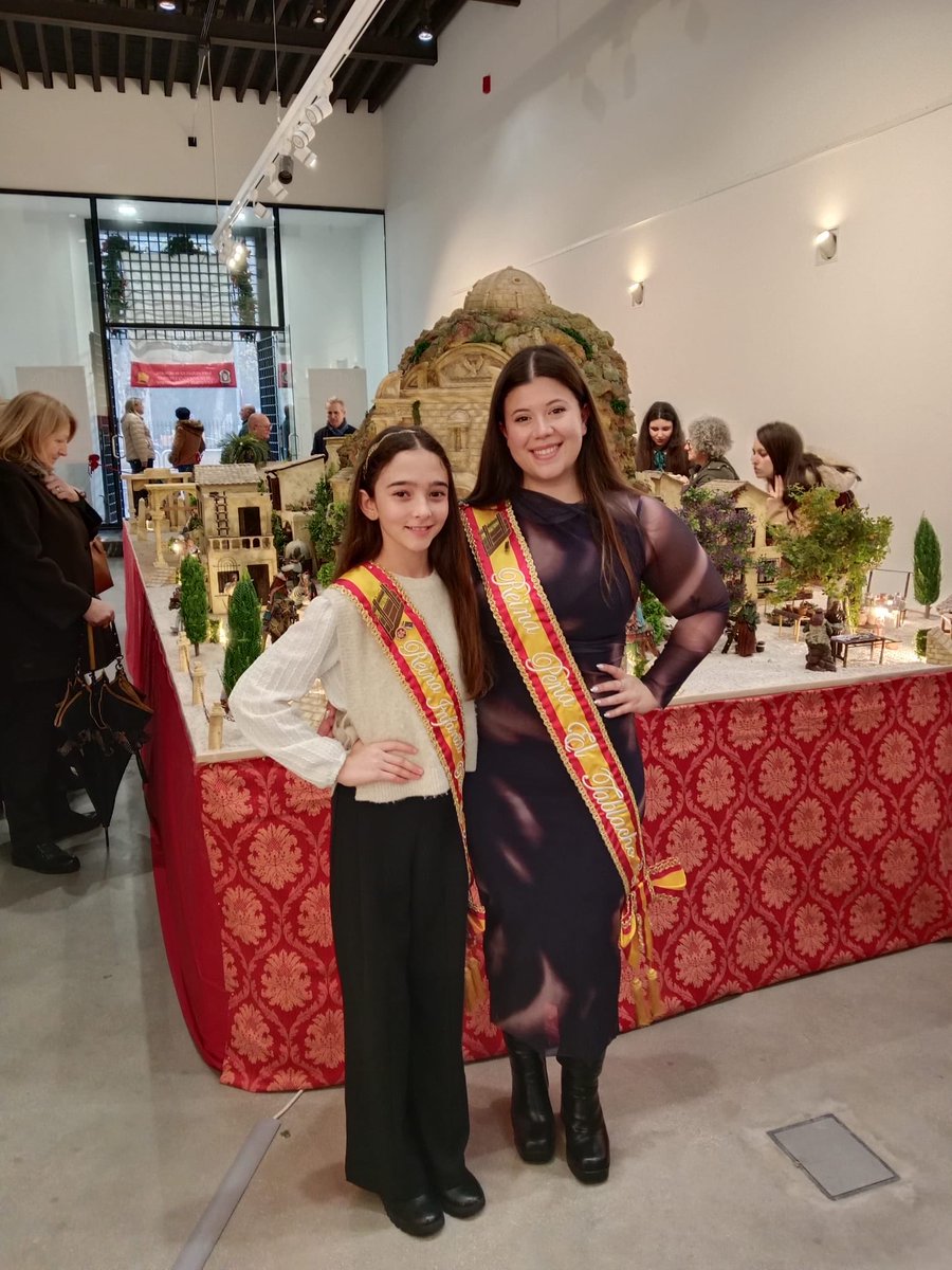 eltablacho's tweet image. Hoy hemos inaugurado nuestro Belén, que podréis encontrar en el Museo del Cristo de La Sangre. Nuestras reinas Aroa y Sofía nos han acompañado en esta mañana tan especial. No dudéis en visitarnos!
