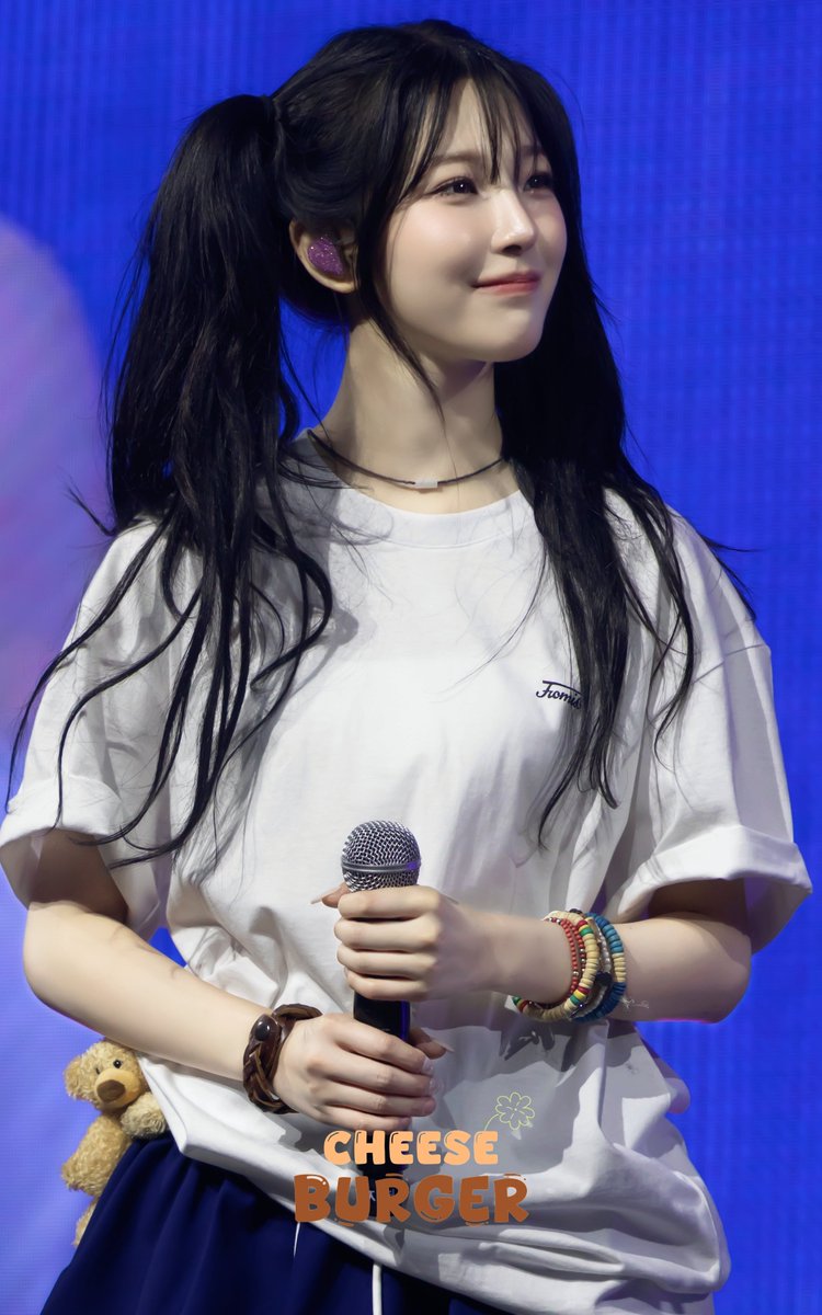 eoeowlgnlqks's tweet image. #fromis_9 #프로미스나인 #송하영 #박지원 #이채영 #이나경 #백지헌
#fromis_9_WORLDTOUR
#NOW_TOMORROW
#NOW_TOMORROW_TAIPEI

백지헌 2p