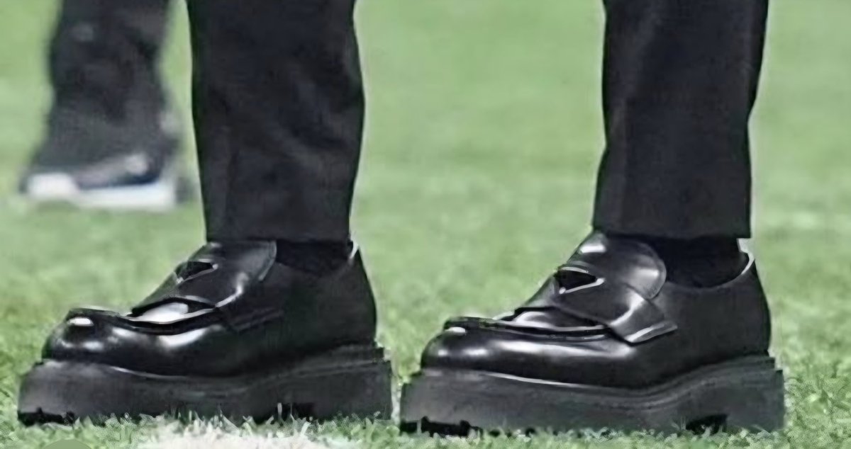 ParatorT's tweet image. Galatasaray,4yılını tipi tip  Metin Öztürk,Kayyum Dursun Özbek,dönemin jet fadılı Erden Timur ve vasıfsız,kalitesiz Okan Buruk la heba etti,varlıklar sıfırlandı,Galatasaray ın geleceği çöp edildi

Koltukta o kadar kirliki, Mayısta ki seçimlerde kalkmamak icin her haltı yiyecekler