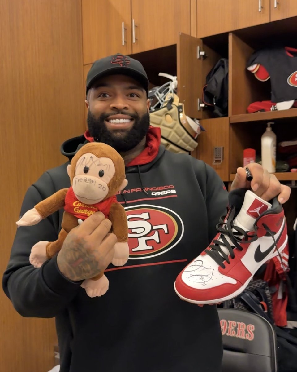 49ers's tweet image. He stays Curious 👀

RT for your chance to win a signed Curious George and cleats from the one and only Trent Williams #ProBowlVote  

No purchase necessary. Official rules: 49rs.co/4pCoTBx