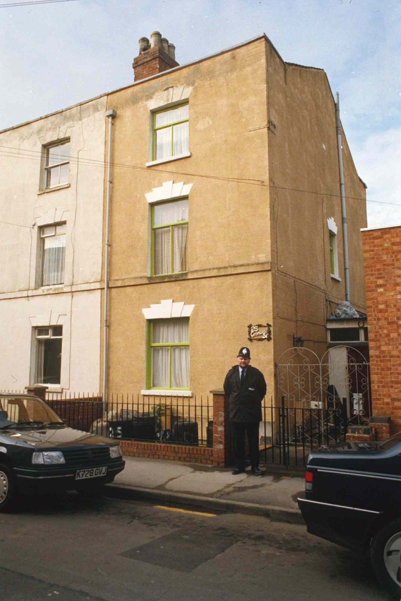 I’m tempted by this nice wee end terrace in Gloucester