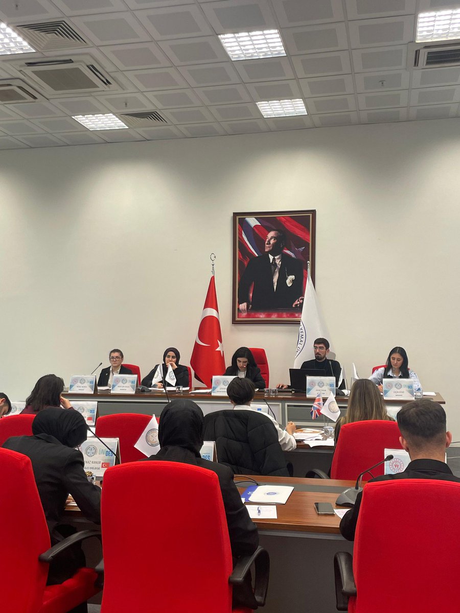 HD Gençlik Komisyonu tweet media