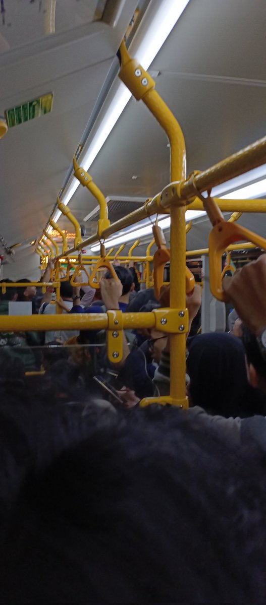 Mohon dipertimbangkan <a href="/PT_Transjakarta/">Transportasi Jakarta</a> <a href="/DKIJakarta/">Pemprov DKI Jakarta</a> untuk koridor 12 malam hari supaya  jarak armada jangan terlalu lama karena sangat padat