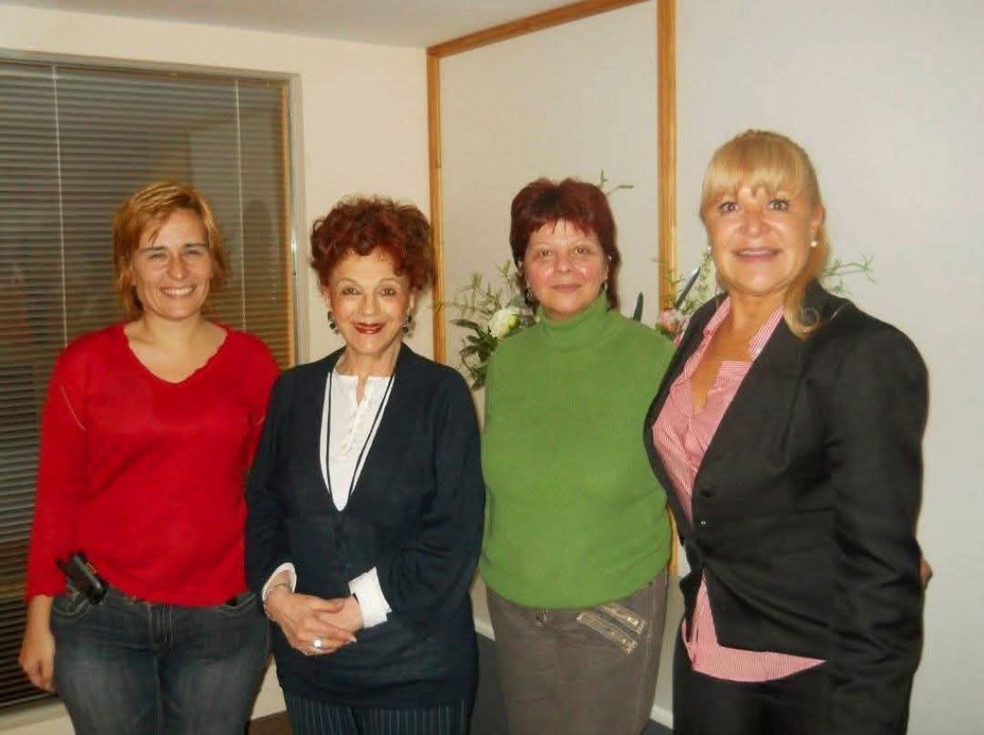 Falleció la querida Eva Giberti.

Maestra y pionera. Siempre dispuesta a compartir sus conocimientos y militar por un mundo con igualdad entre mujeres y varones

Te vamos a extrañar QEPD