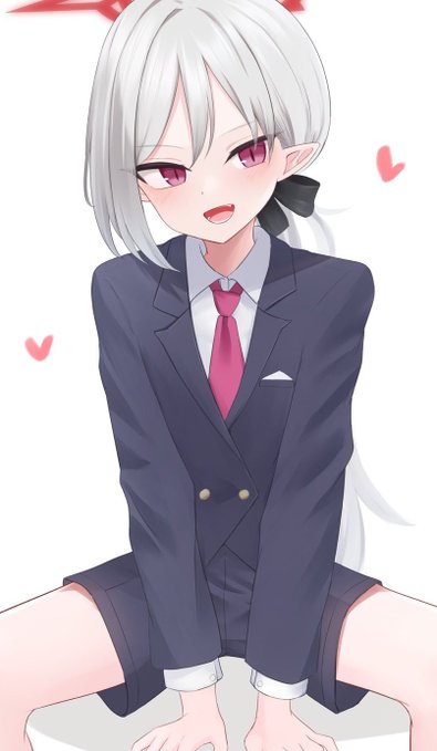 スーツムツキくん今でも可愛い 