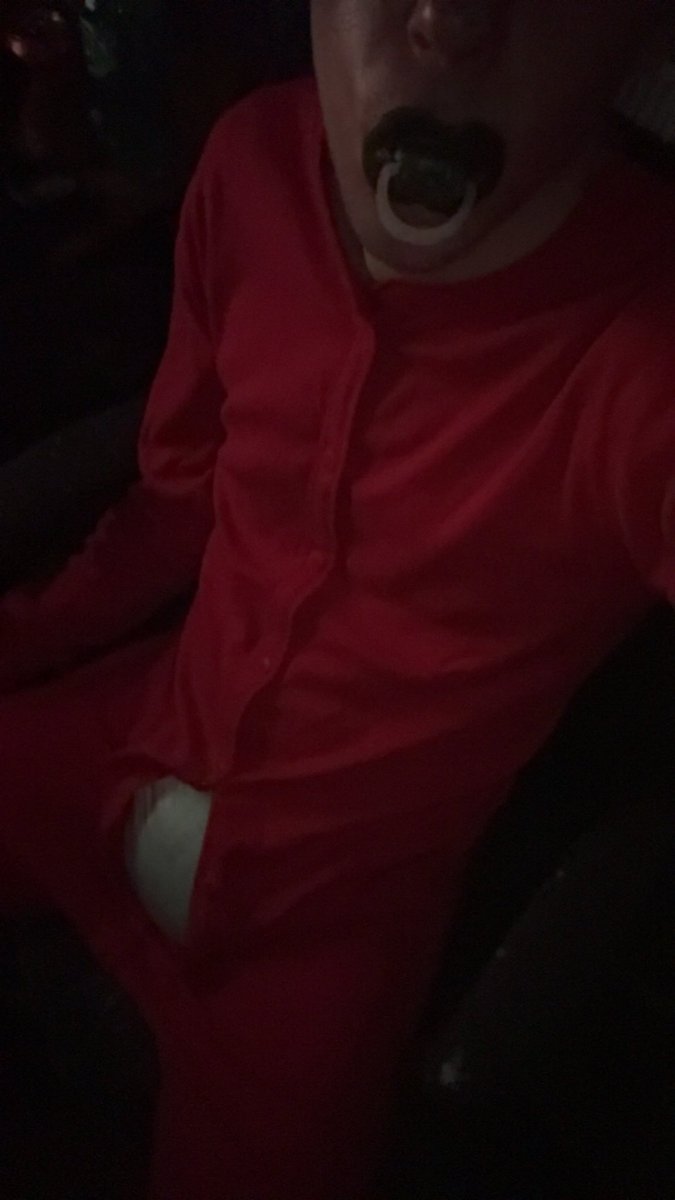 PaddedPnw's tweet photo. been 24/7 for a week now, got a binky onesie and a case yesterday i don’t think this is stopping anytime soon 😂 https://t.co/pIIsgfBAjR