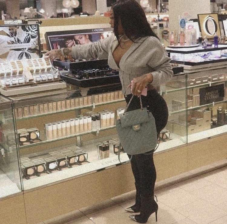 seleena6166's tweet image. me getting myself whatever I want 🎀