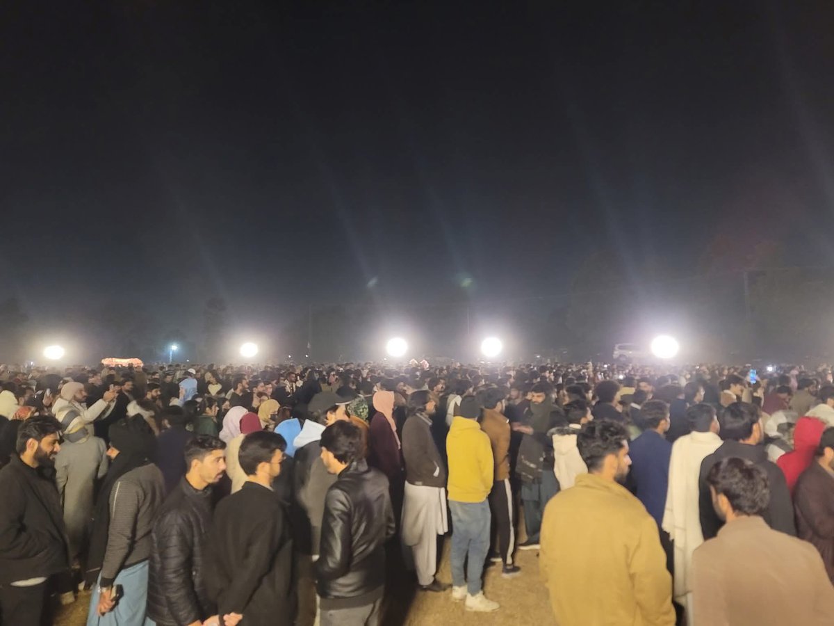 saraiki_council's tweet photo. Siraiki Students Council QAU held a powerful panel at the Khwaja Farid Siraiki Mela with Prof. Saeed Gaadi, Mushtaq Gaadi &amp; Shafqat Upi Buzdar. The discussion moved beyond homage, examining how Khwaja Ghulam Farid continues to shape Siraiki consciousness today. 
1/2
#SSC🚩 https://t.co/2mUk8IxvJ7