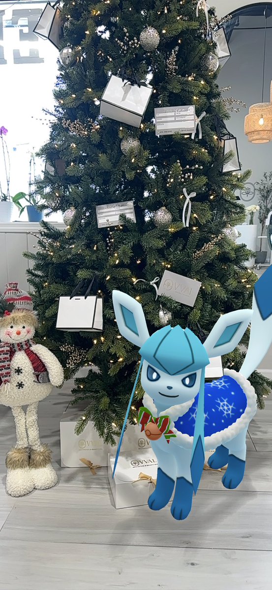 sevensevenok's tweet photo. Festive ---- 🌲
#Pokemon #PokemonGoApp #Moments
HustleChu and I become best buddies -- onward to Glaceon 💙🩵🤍 ✨
It's snowing in NY! I will take some photos later hopefully 💙
Hope all is well ✨
#GOsnapshotCelebration #ARShot https://t.co/5zkRcBLsNH