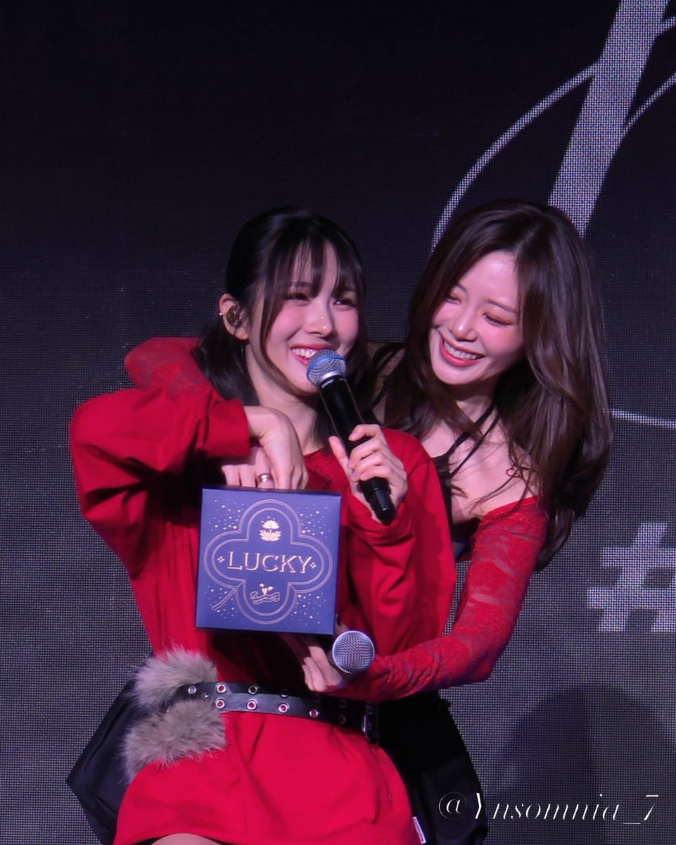 251214 UAU The 1st FanCon in Macau 
怎麼有人在用公費談戀愛

#유아유 #UAU 
#Dreamcatcher_UAU 
#지유 #JIU #유현 #YOOHYEON