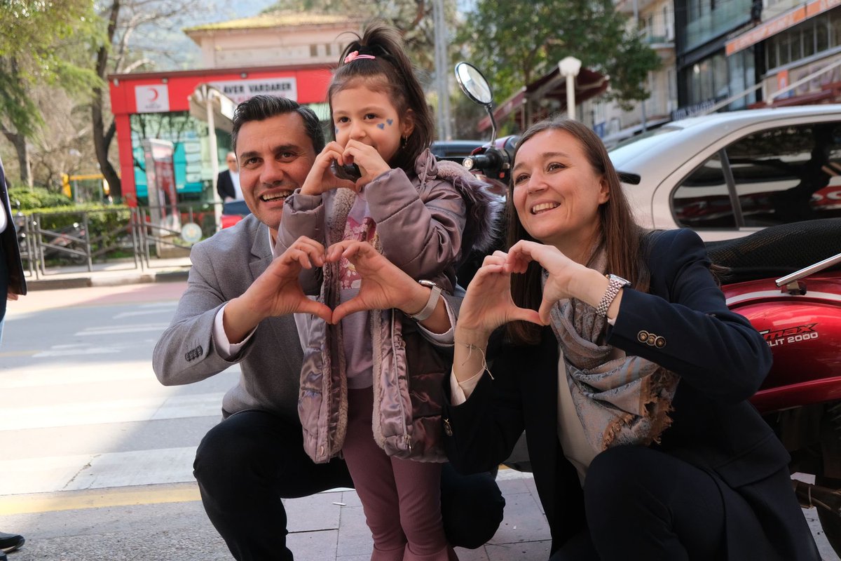 İkinizde Güzel Uyuyun. 
Mekanınız Cennet Olsun 
Başımız Sağolsun Manisa.
FERDİ ZEYREK ♾️🥀
GÜLŞAH DURBAY ♾️🥀