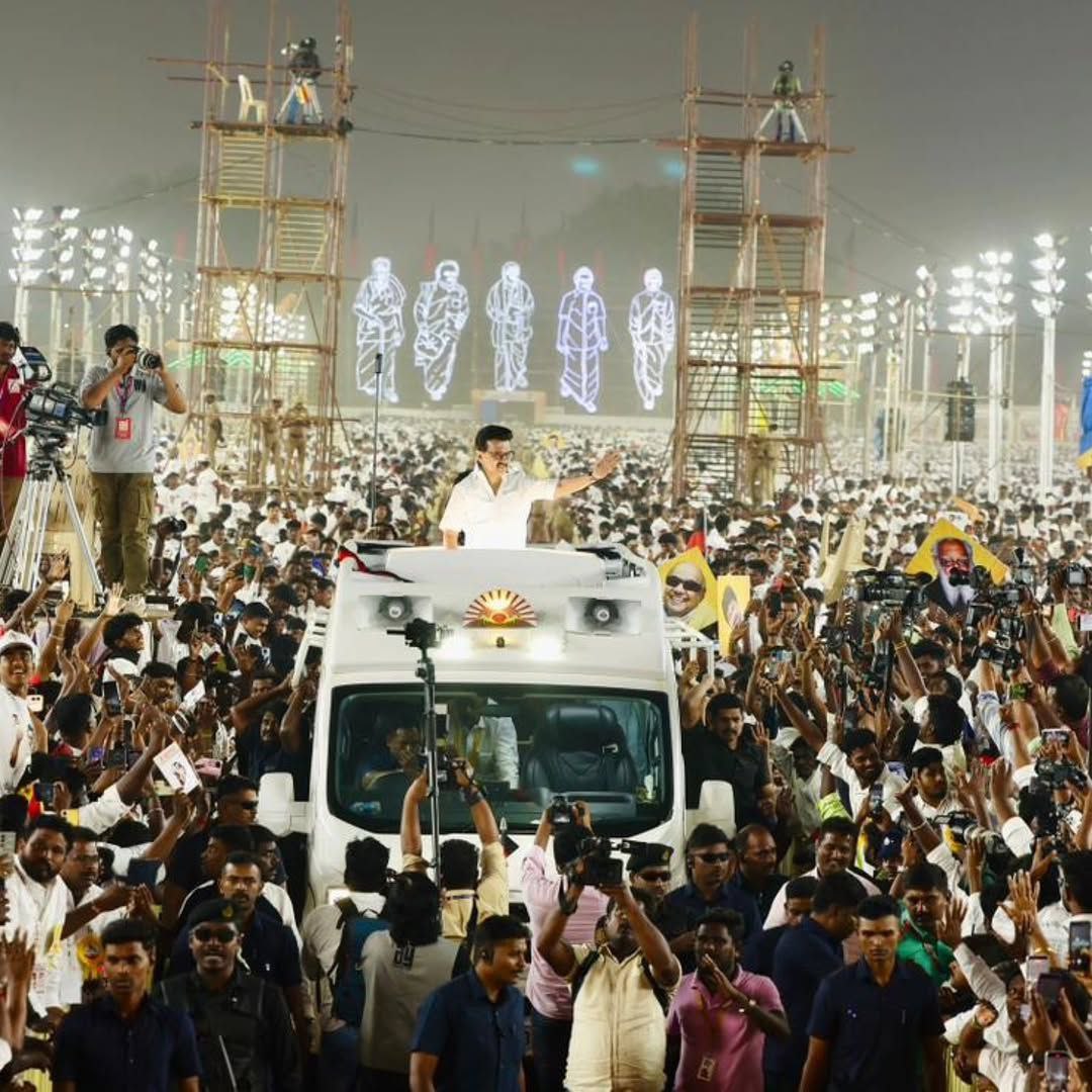 EN_tamilnadu's tweet photo. தலைவர் to சங்கி பாய்ஸ் : எங்கிட்ட மோதாதே நான் ராஜாதி ராஜன்னடா ..!🔥🔥🔥

#Youth4DMK2026 #MKStalin #DyCMUdhay https://t.co/y9OtWRQExr