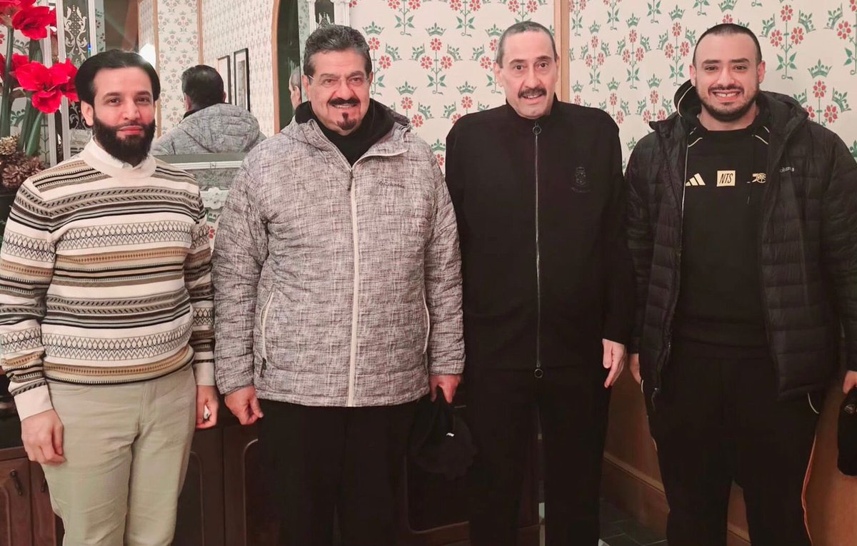 سمو رئيس مجلس الوزراء يزور معالي المستشار الشيخ فيصل الحمود في بوسطن للاطمئنان على صحته

قام سمو رئيس مجلس الوزراء الشيخ أحمد العبدالله الصباح بزيارة معالي المستشار الشيخ فيصل الحمود المالك الصباح وذلك في مقر إقامته بفندق فورسيزون بمدينة بوسطن في الولايات المتحدة الأمريكية