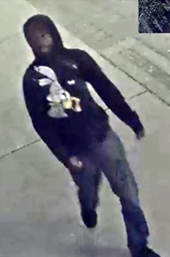 ShannonMFHill's tweet image. This is the random man that threw acid on a woman in Savannah Georgia - she is critically injured. Police are asking for the public’s help so let’s see if we can find him!