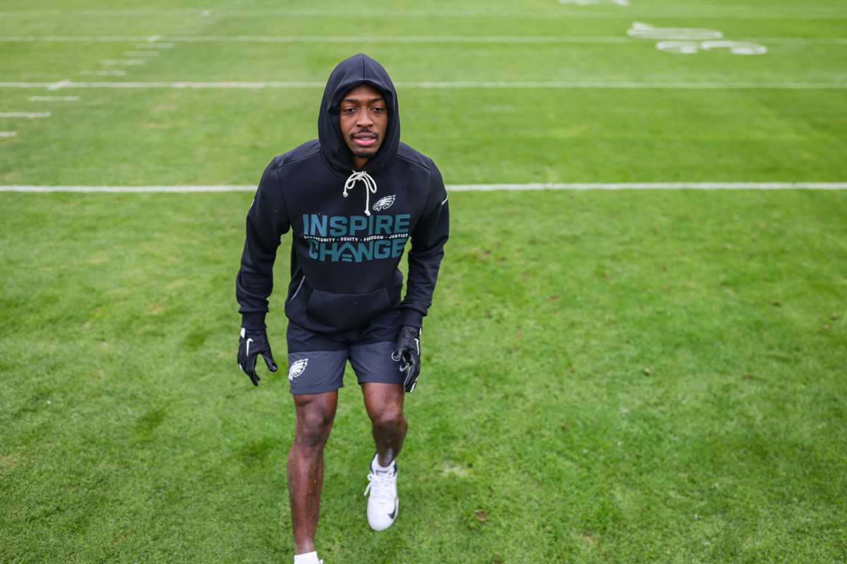 Staying warm 

Quinyon Mitchell x #ProBowlVote