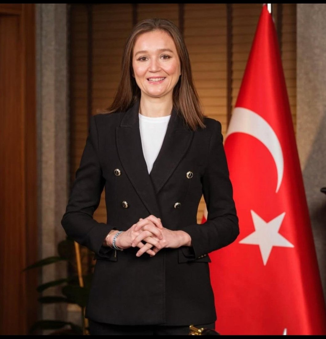 Gülşah Durbay yaşam mücadelesini maalesef kaybetti. Gencecik yaşında bu hayattan göçtü 😥 
Tarifsiz, zamansız bir acı…
Gülşah Durbay’a Allah’tan rahmet 
Ailesine, sevenlerine ve 
CHP ailemize 
Başsağlığı ve sabır diliyorum.