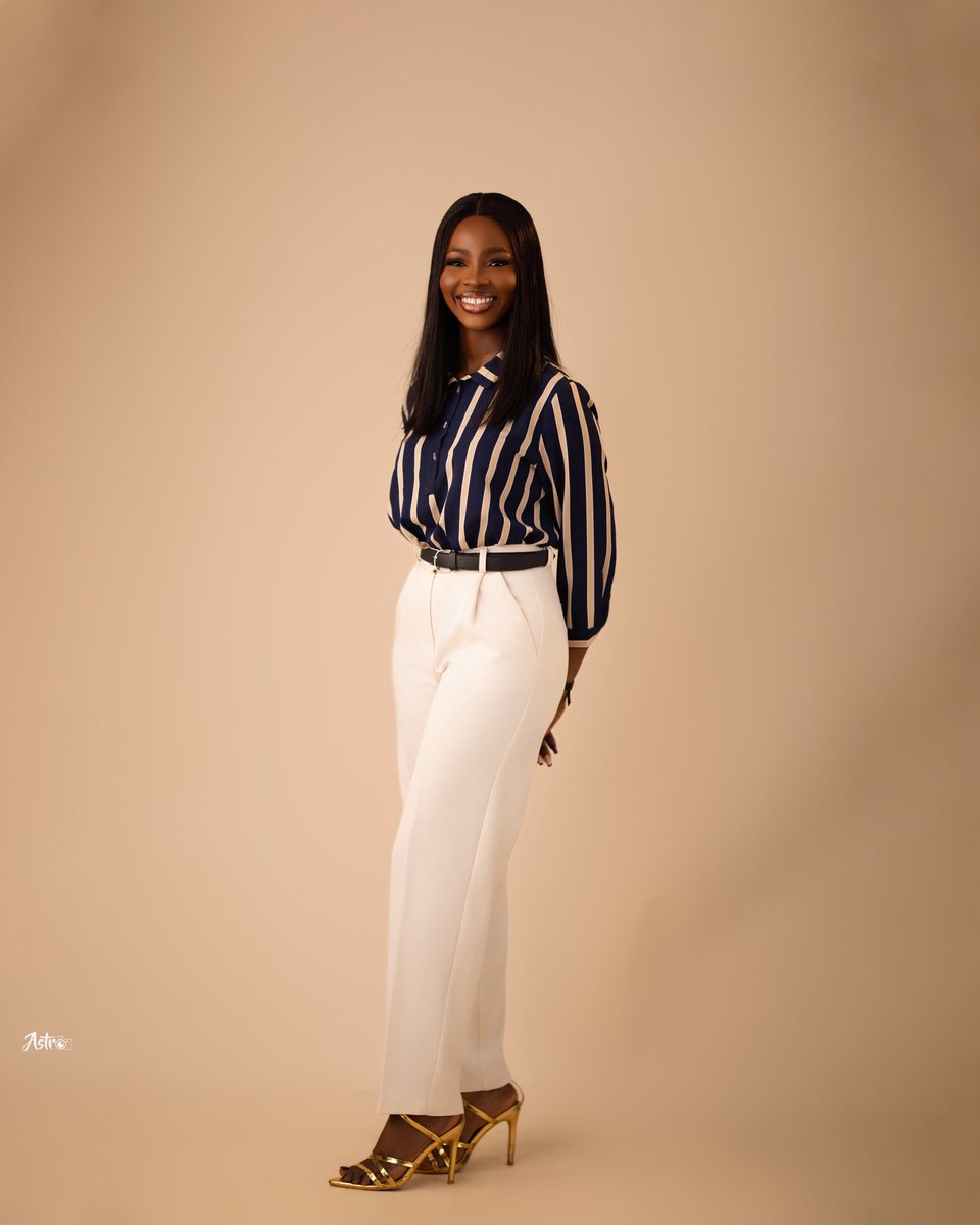 Ayomide__Ade's tweet photo. Last week, I graduated from Oga Femi!🤭🤭

B.A French (IFE)

It was such a tough journey, But Jehovah helped me through, I endured. https://t.co/U2HHqbfMqR