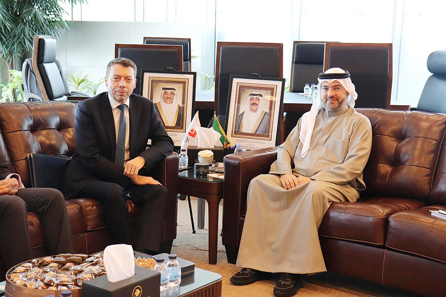 رئيس «الطيران المدني» بحث مع المفوض التجاري البريطاني سبل تعزيز التعاون 