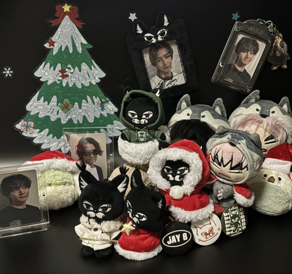 JAYB_d_niaan's tweet image. ⭐️niaanからの
　　Merry Xmas🎄サプライズ企画⭐️

⭐️2024年ジェボムSeoulコン
⭐️2025年ジェボムfinal Seoulコン

　限定goodsを抽選で4名🐥さんへ🎁

【応募期間】12/15 〜 12/20 23:59

⬇️詳細、条件⬇️
よく読んでからご応募ください

@jaybnow_hr 
#JAYB #제이비　
#TAPE_RE_LOAD_FINALE_SEOUL