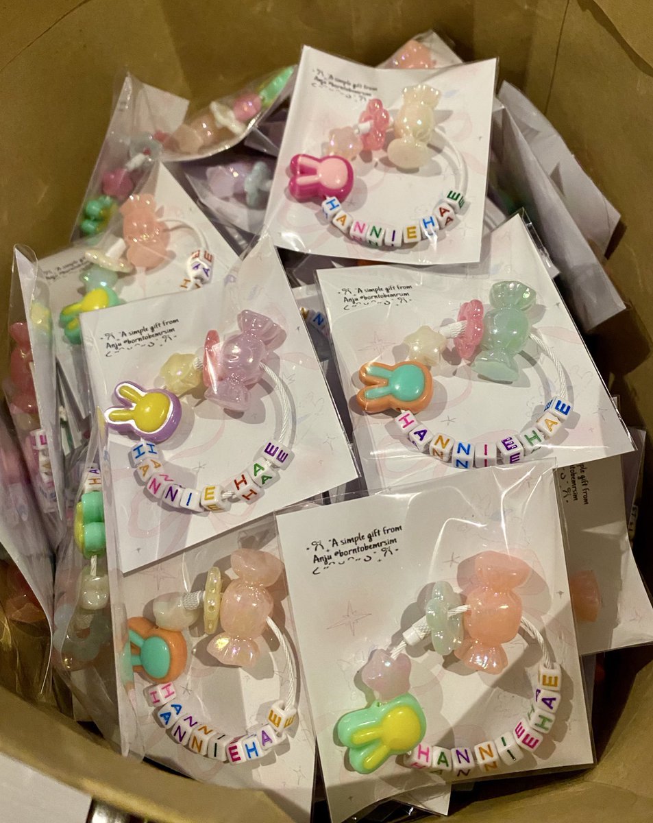 borntobemrsim's tweet photo. My 2025 freebies 🩵🩷

#CaptainYoon
#JIHANVILLE 
#WalkHomeWithJOSHUA 
#LateNightwithSHU 

Thank you to every Carat who looked forward and appreciated my freebies. Next year ulit! 🫡🫶🏻 https://t.co/bB7AbBV8nC