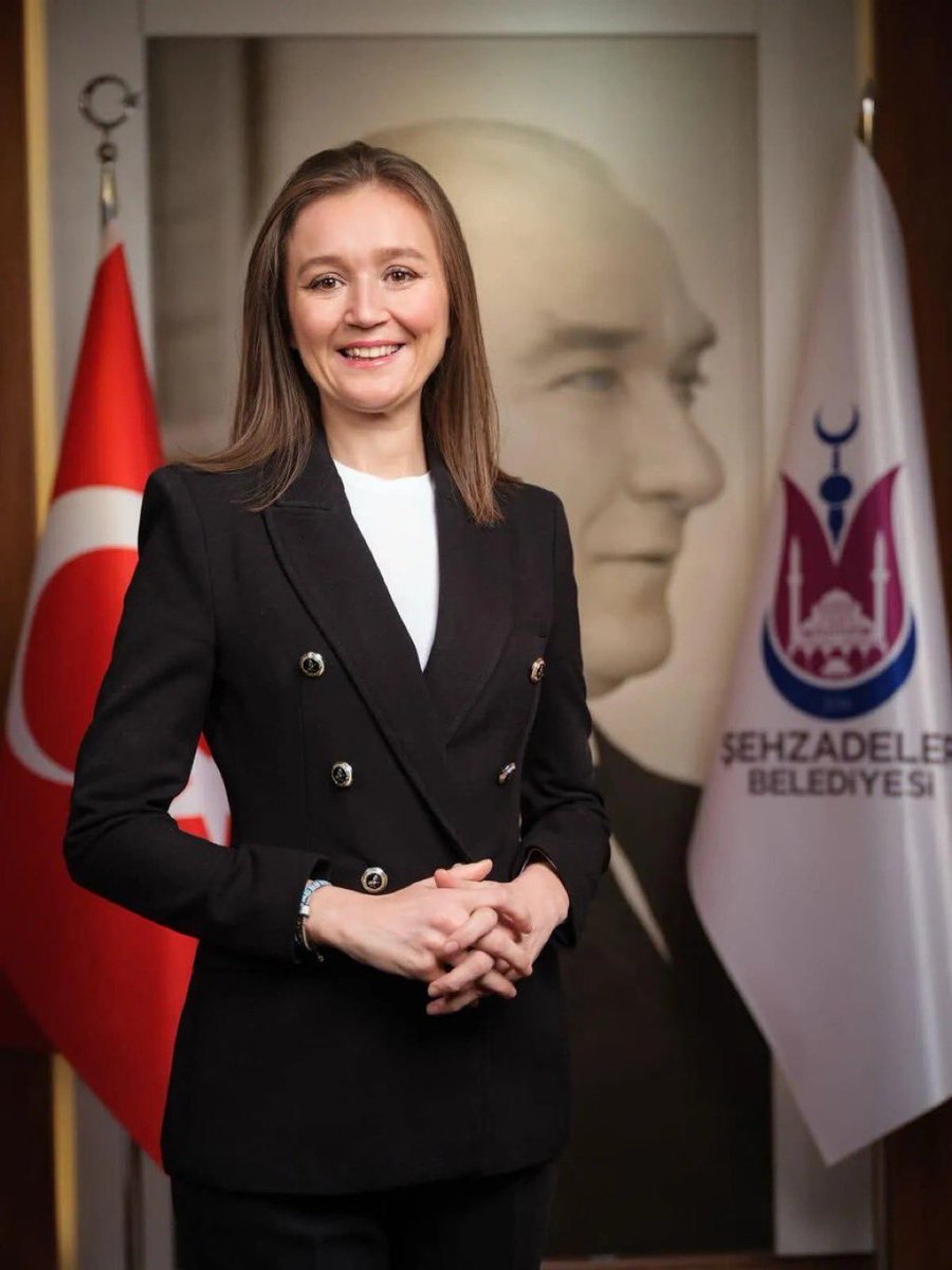 Çok üzgünüz.Allah rahmet eylesin.Ailesi,sevenleri,Manisalıların ve CHP camiasının başı sağolsun.