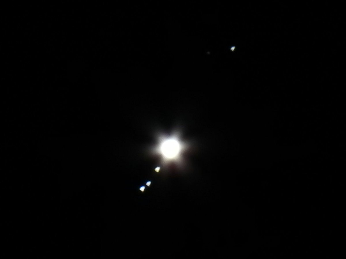 mildthing99's tweet image. *One that got away*
#Jupiter + #GalileanMoons
L&amp;gt;R #Ganymede #Europa #Io #Callisto seen from @WhitstableLive
@DavidBflower @metoffice @StormHour @ThePhotoHour
 #StormHour #getoutside