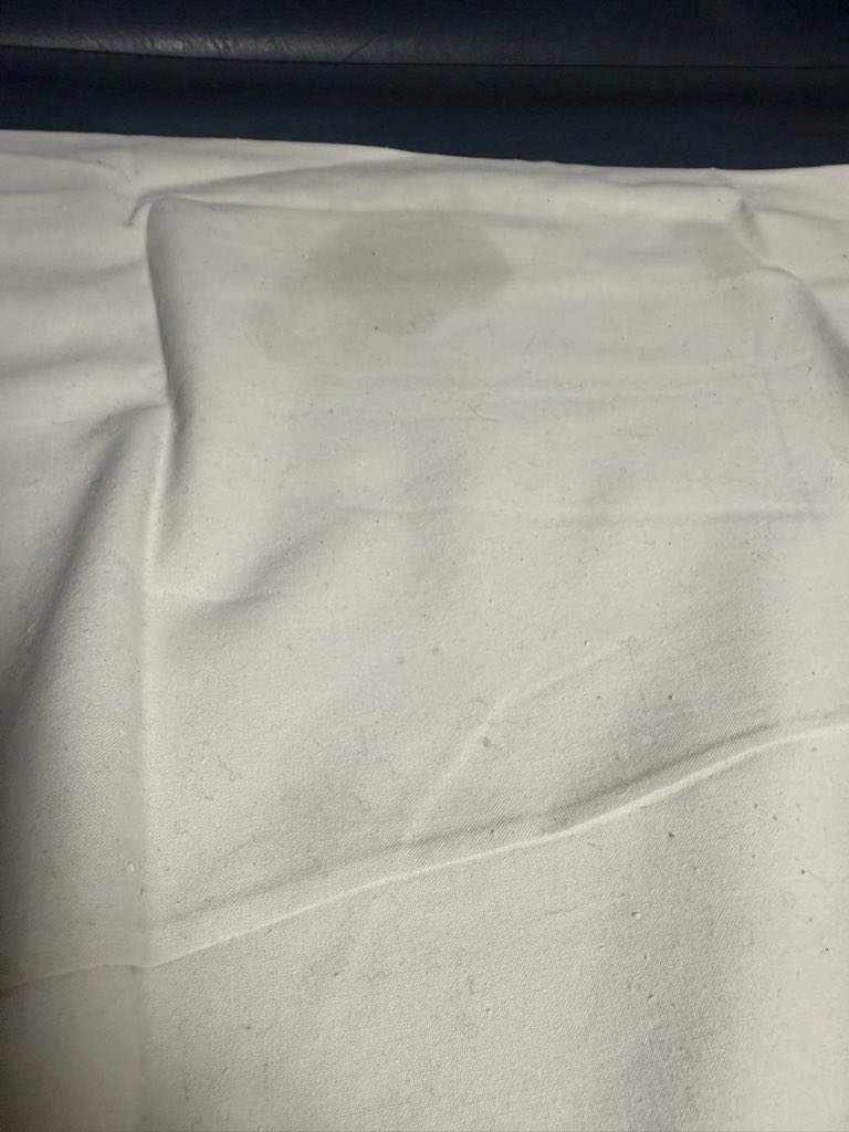 Rish6026's tweet photo. @RailMinIndia @RailwaySeva @Central_Railway @RailwayNorthern @AshwiniVaishnaw 
PNR 2609015589
14 Dec
Premium Tatkal 
Please check condition of bedsheets.
Unwashed, full of hair, smell stains. Not just ours, max. Should make company incharge for the same refunding with penalty ? https://t.co/XqBIgEFaPn